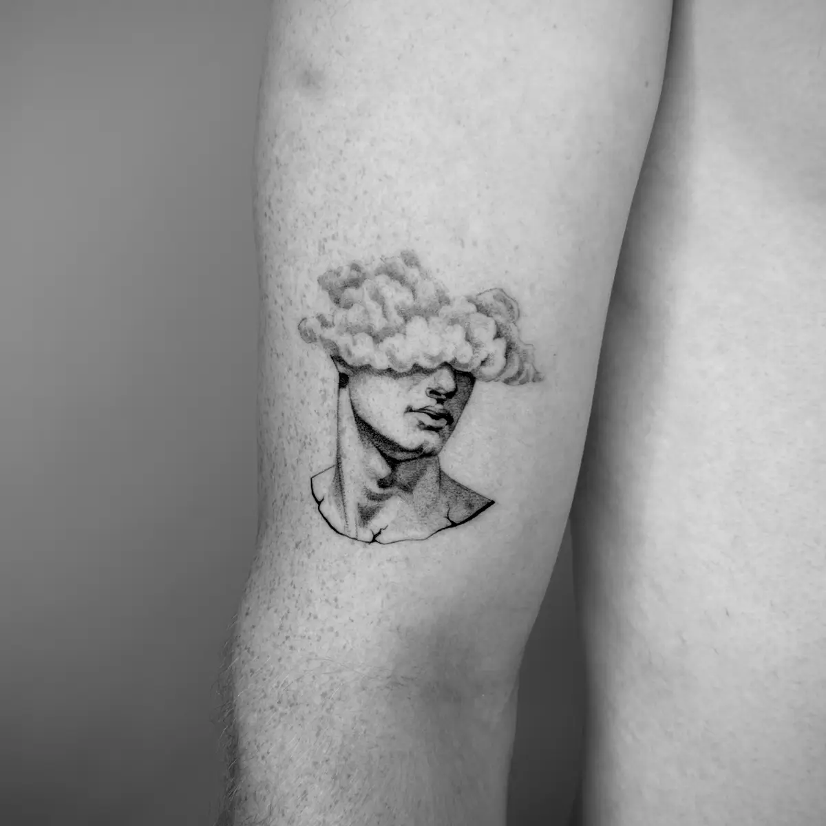 Tattoo von Benjo, Microrealism und Concept Tattoo