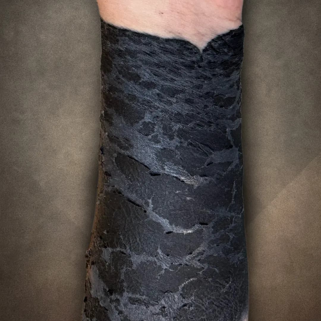 Blackwork Tattoo bei Golden Geometry in München
