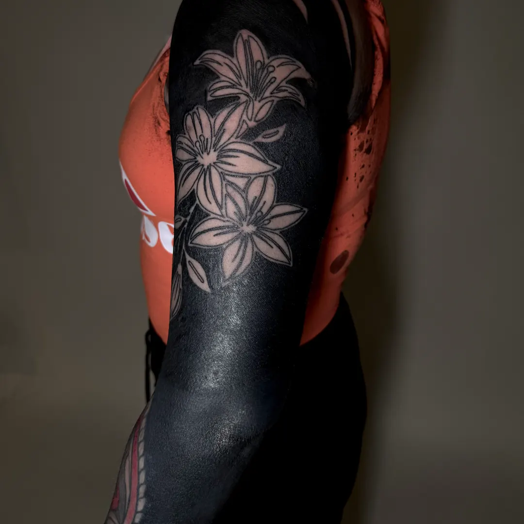 Blackwork Tattoo bei Golden Geometry in Stuttgart