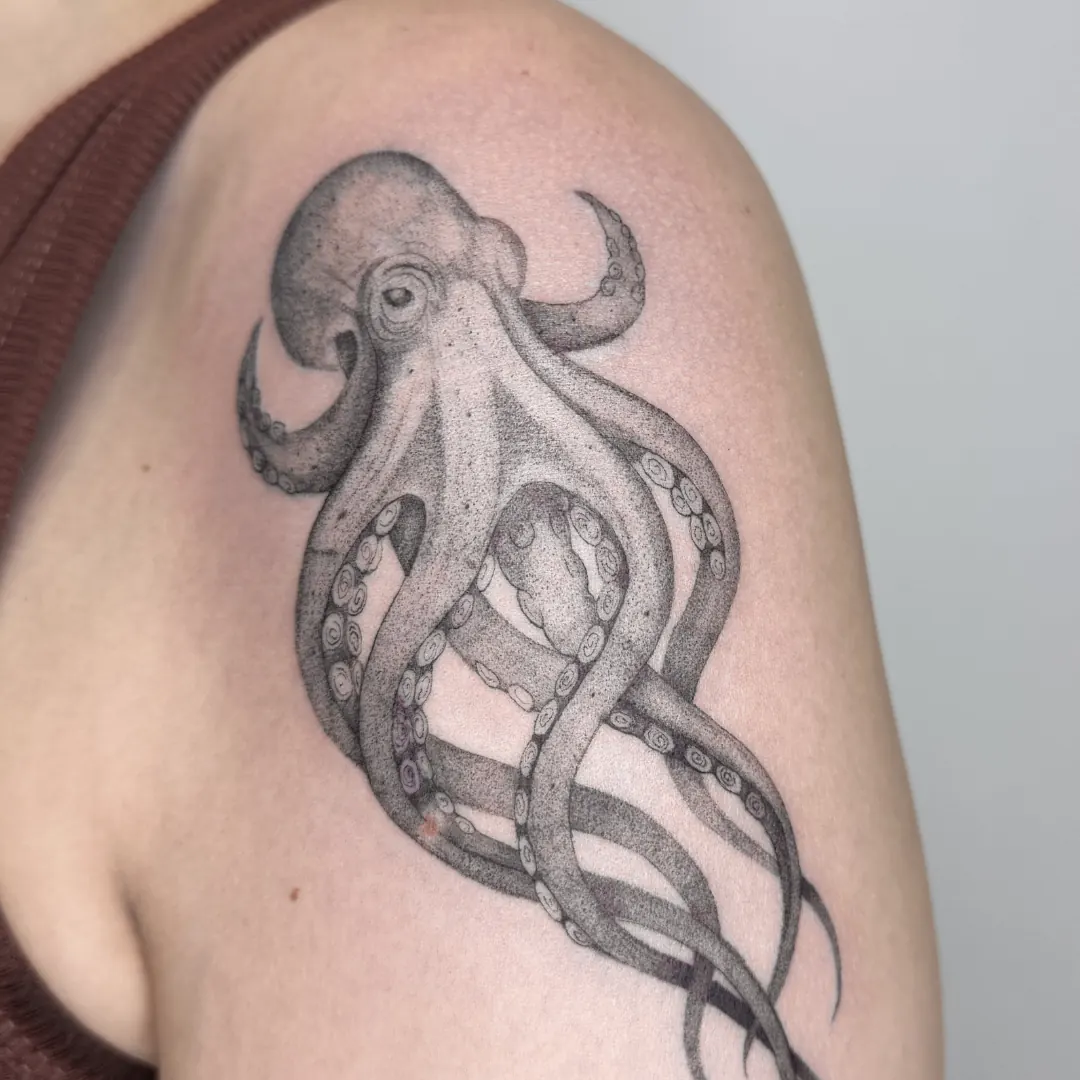 Tattoo von Lisa, Fineline