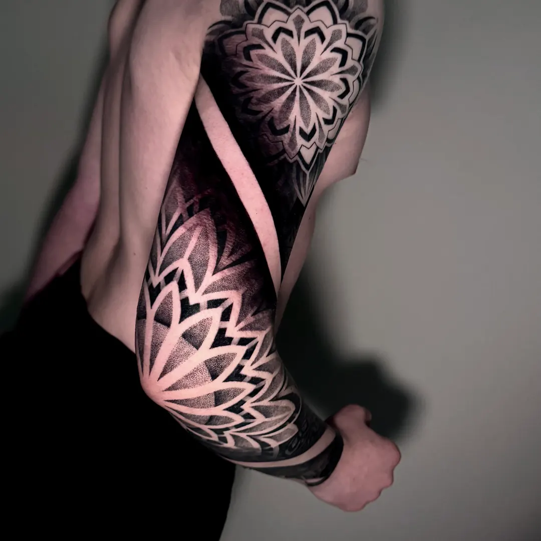 Mandala Tattoo bei Golden Geometry in Stuttgart