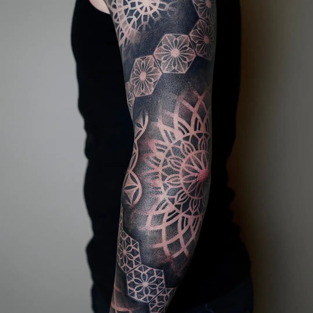 Tattoo von Marty, Geometry und Dotwork und Blackwork