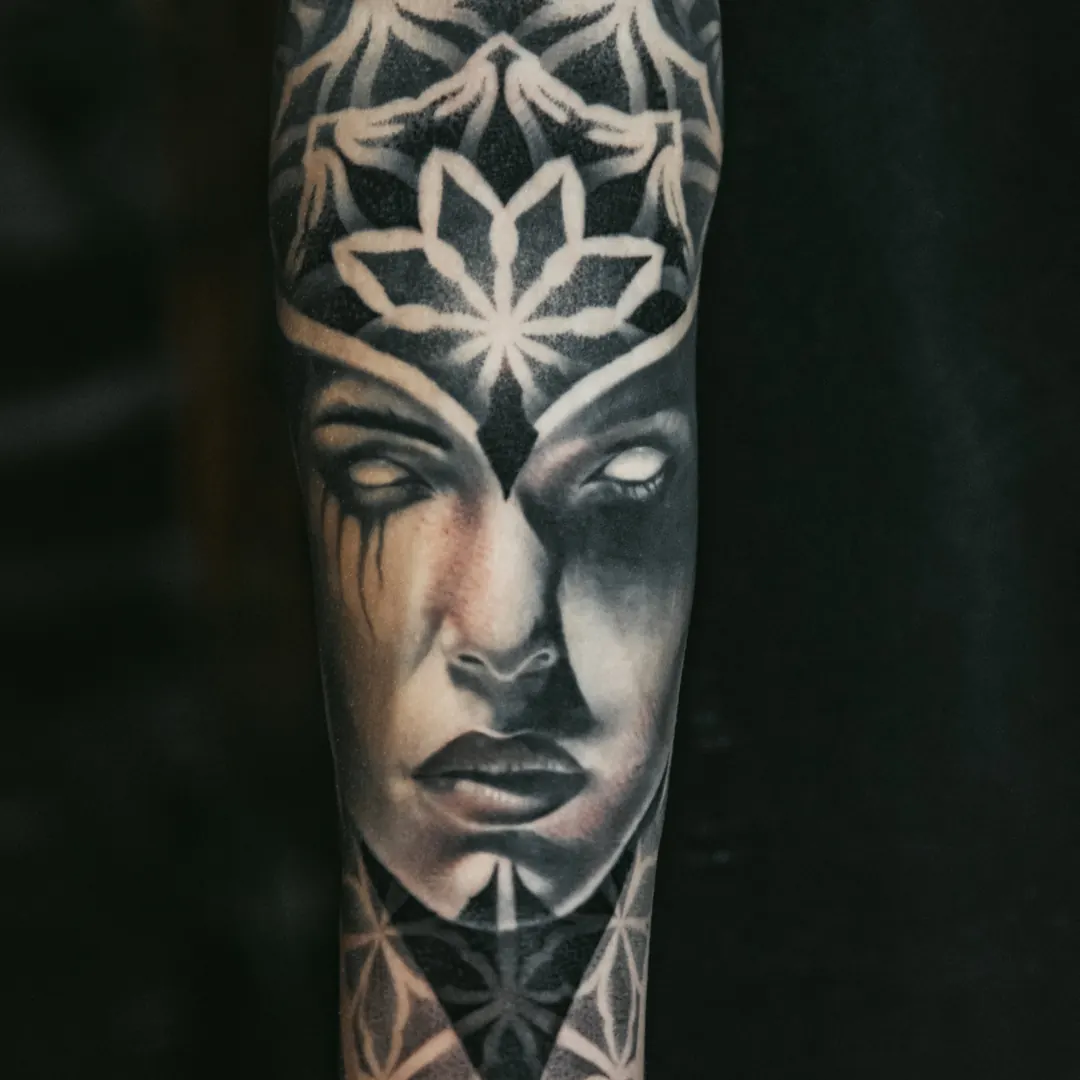 Tattoo von Nicola, Realistic und Dotwork