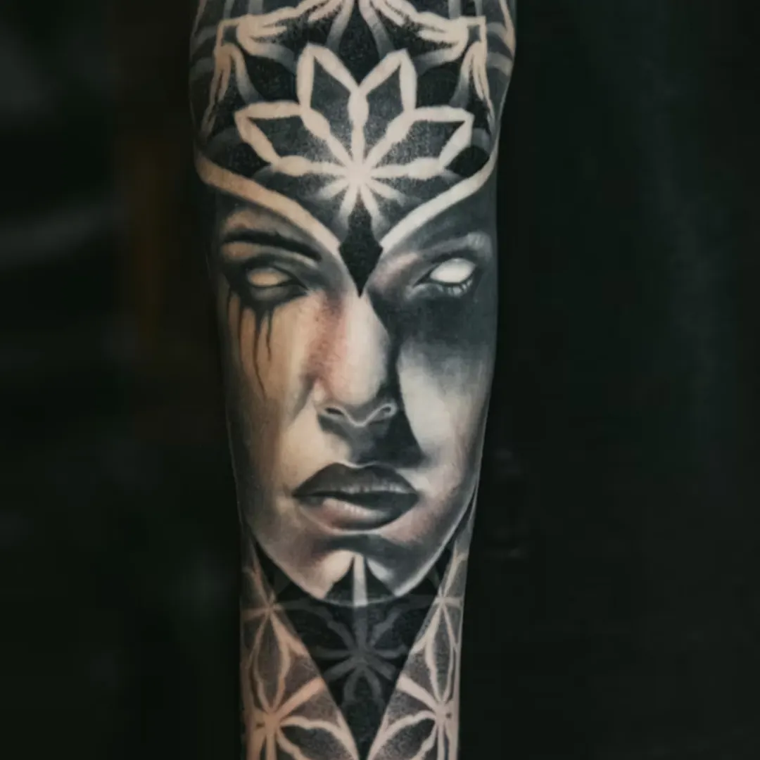 Realistic Tattoo bei Golden Geometry in München