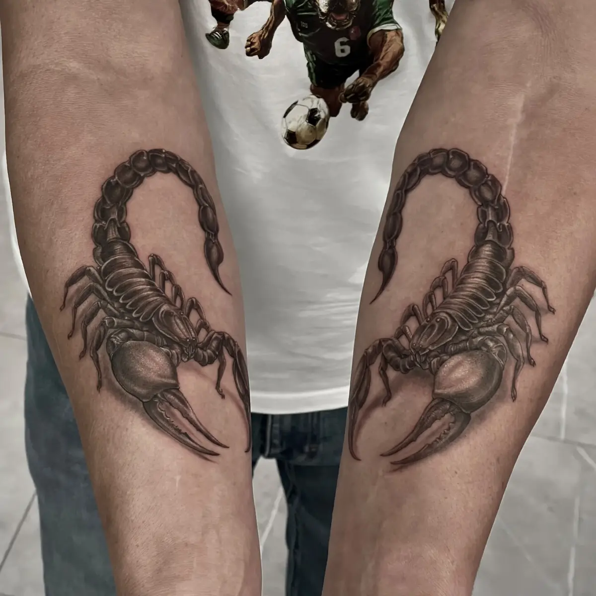 Tattoo von Vanessa, Fineline und Black & Grey und Microrealism