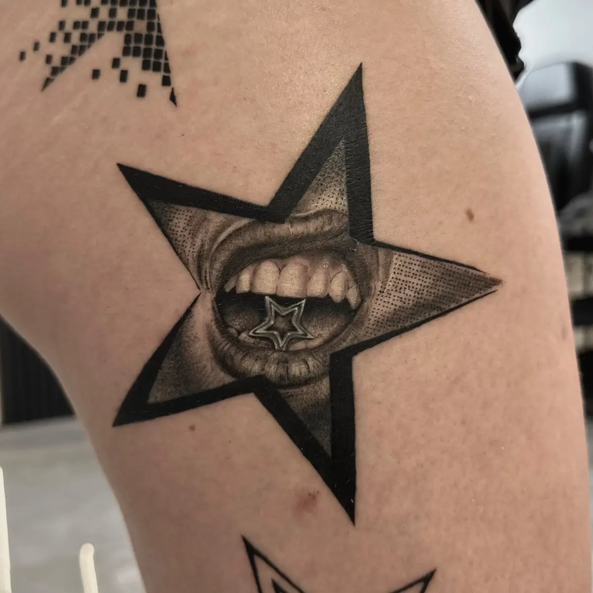 Tattoo von Vanessa, Fineline und Black & Grey und Microrealism