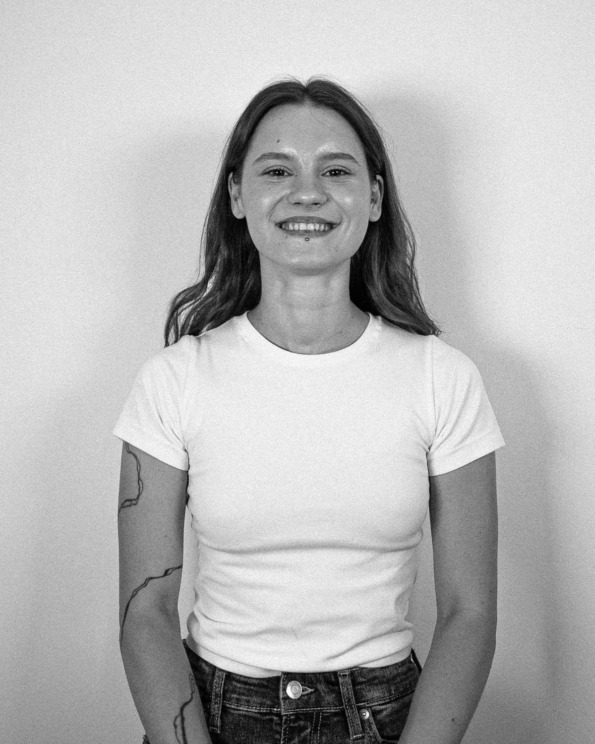 Vika, Newcomer bei Golden Geometry in Stuttgart
